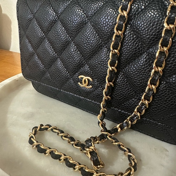 Chanel Wallet on Chain caviar leather - Picture 2 of 15